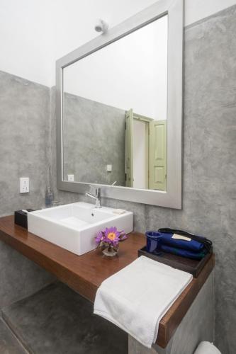Double Room image 5