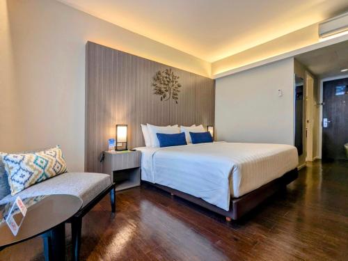 room detail thumbnail 1