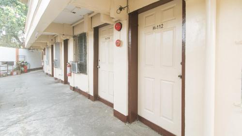 Entrance, Pension Inn Marilao in Valenzuela