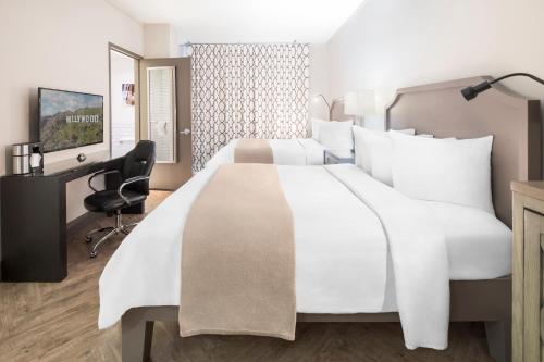 2 bedrooms, 4 beds