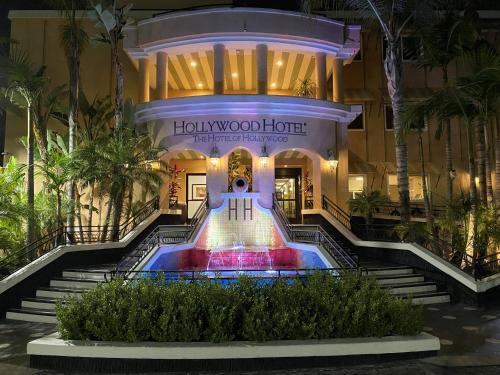 ฮอลลีวูด โฮเทล (Hollywood Hotel) near โรงละครกรีก