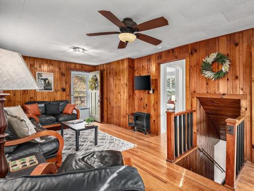 Livys Lake Retreat, 3min walk to Lake Junaluska! in Lake Junaluska, USA