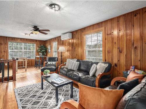 Livys Lake Retreat, 3min walk to Lake Junaluska! in Lake Junaluska, USA
