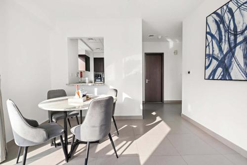 Silkhaus Burj Khalifa view 1BDR Downtown - image 7