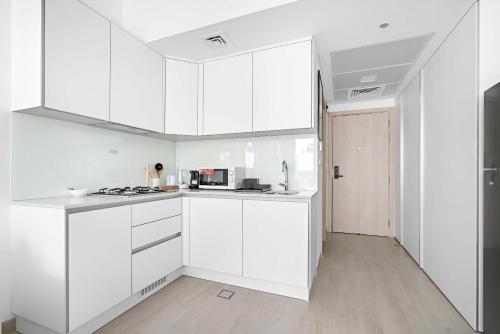 Silkhaus new studio in JVC with queen Bed - image 7