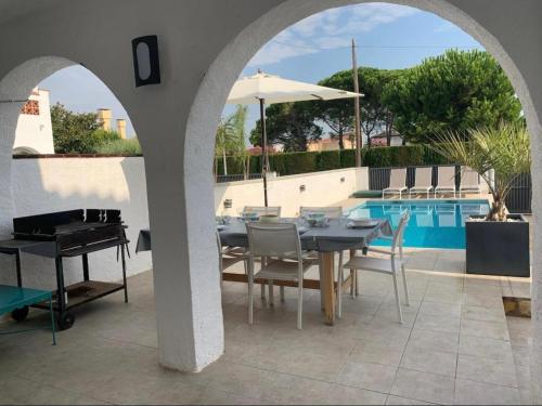 Villa with Private Pool image 1