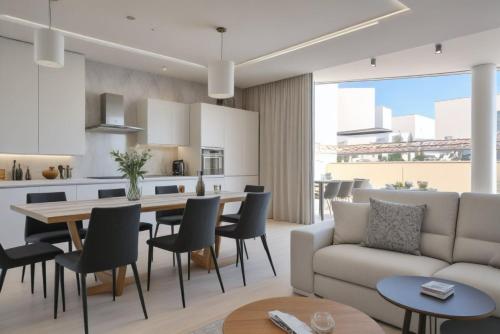 Seaview Luxury Villa Jacuzzi & Pool! 2 Min Beach - Paralimni Seaview Luxury Villa Jacuzzi & Pool! 2 Min Beach - Paralimni