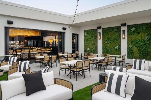 酒吧/高級酒吧, Homewood Suites by Hilton Raleigh Downtown in 羅列市中心