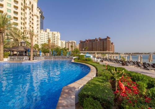 Bespoke Holiday Homes - 2BR Apartment with Riva Beach Club Access, Al Nabat, Dubaj