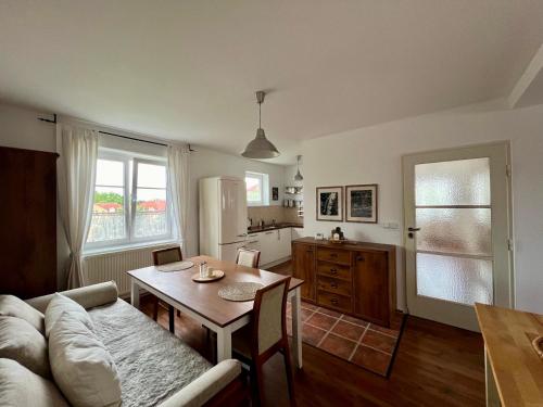 מטבח, Apartmán Půda na jihu (Apartman Puda na jihu) in יינדז'יחוב הראדץ