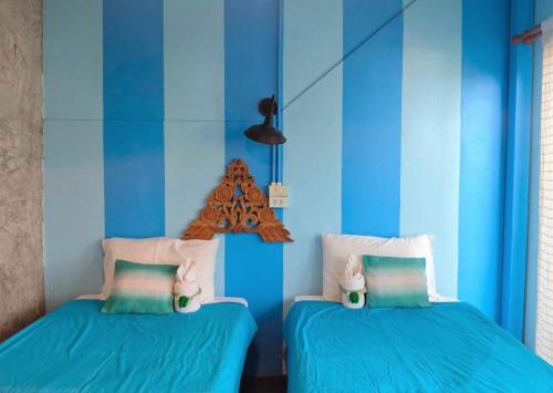Retro At Phra Sing Guest House Room Type - Twin Room with Balcony