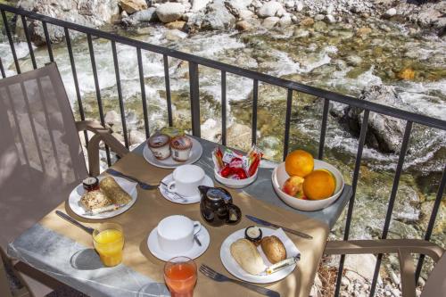 อาหารและเครื่องดื่ม, Les Jardins De La Glacière (Les Jardins De La Glaciere) in คอร์เต