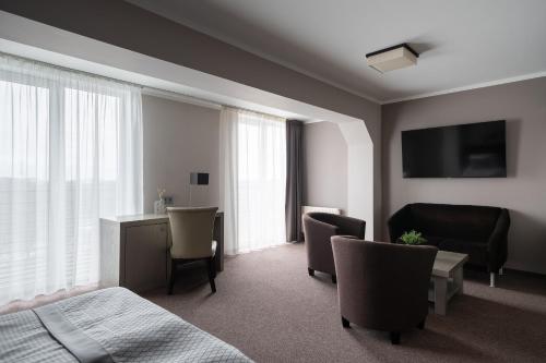 Superior Double Room with Kitchenette image 5