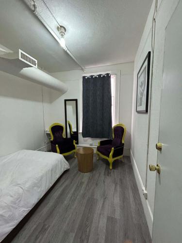 SF Travelers Inn - image 3