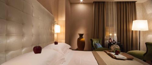 Park Hotel - image 2