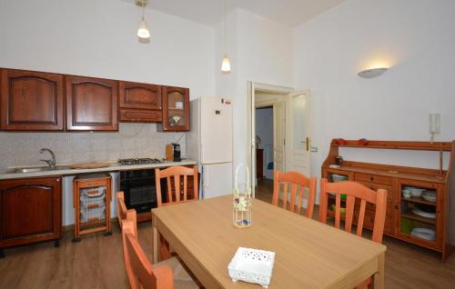 Three-Bedroom Holiday Home  image 10