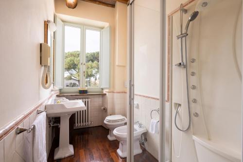 Standard Double or Twin Room image 1