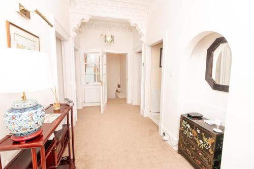 Riverview Upper Apartment in Тайпорт