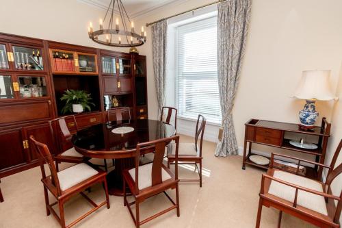 Riverview Upper Apartment in Тайпорт