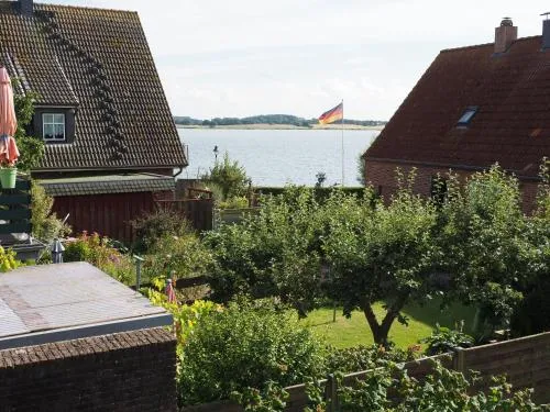 Ferienwohnung mit Balkon und Schleiblick in Maasholm, Deutschland