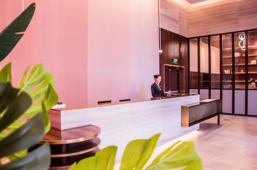 Lobby, Citadines Apart Hotel Gubei Shanghai in New Hongqiao Commercial Center and Changning