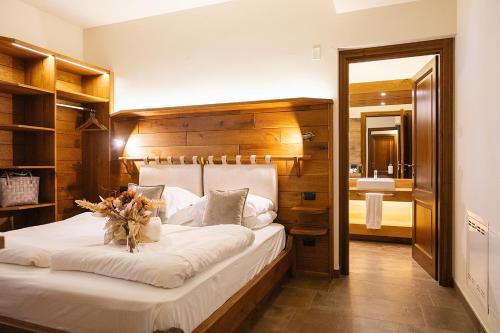 Book the Suite with Swimming Pool View Suite with Swimming Pool View