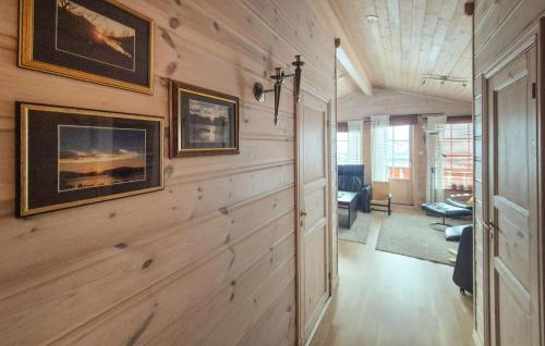 4 Bedroom Stunning Home In Vøringsfoss