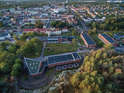A szálláshely kívülről, Logi Tuppen, Vandrarhem - Oskarshamns folkhögskola (Logi Tuppen, Vandrarhem - Oskarshamns folkhogskola) in Oskarshamn