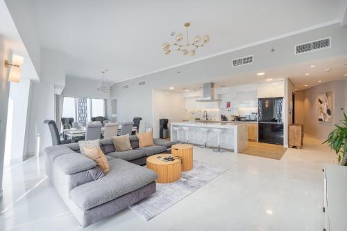 Luxury 4BR Home in Marina with Stunning Palm Views, Дубай (фото 7)