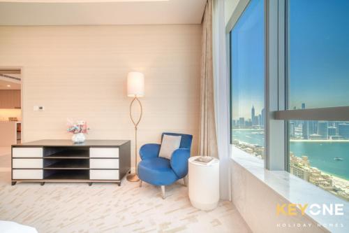 Iconic One Bedroom Panoramic Palm Views - image 10