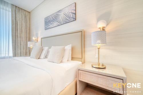 Iconic One Bedroom Panoramic Palm Views - image 11