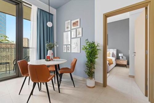 Silkhaus modern 1BDR in Downtown with balcony pool gym - image 3
