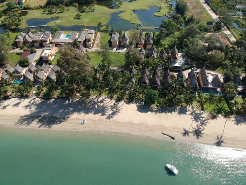 Garden, LUXURY BEACH APARTMENT & SEA VIEW and PRIVATE POOL in Klong Son