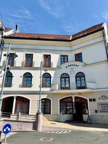 . A Bárány