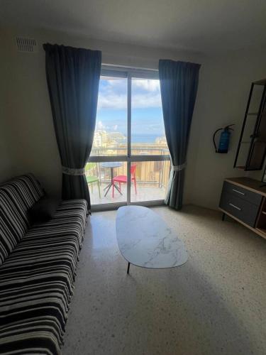 1 Bedrm Apt Seaview Balluta Bay (15) 2
