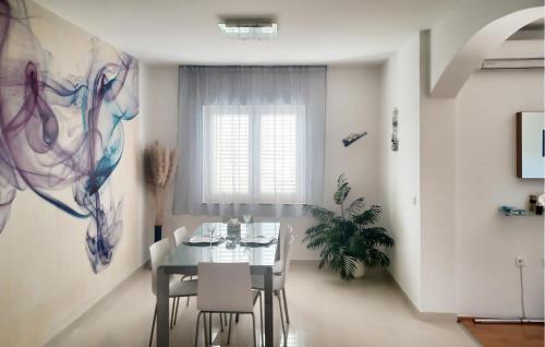 virtuve, Stunning Apartment In Otok Ist With Wifi in Ist