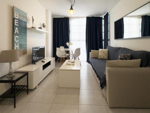 Apartamentos Cristamar Centro y Playa in กลางเมืองเอสเตโปนา