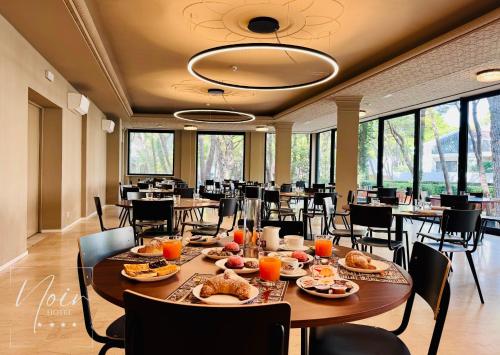 HOTEL NOIR - Free Brunch & Breakfast Until 13-00 - Vicinissimi a Mirabilandia 3