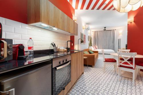 The Little Village Apartments in 캄파나르