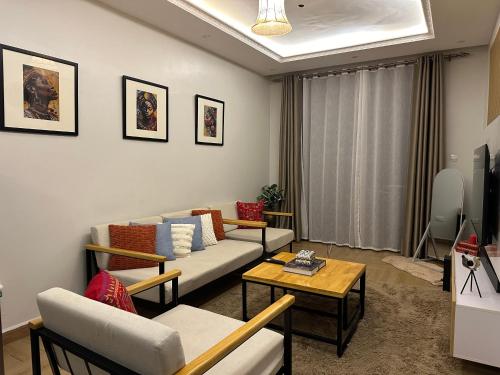 Dashluxe, Kampala