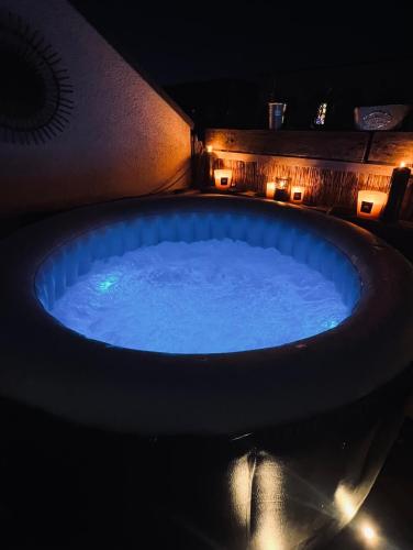 Luxury Loft with Rooftop & Jacuzzi in City Center, Düsseldorf (Foto 3)