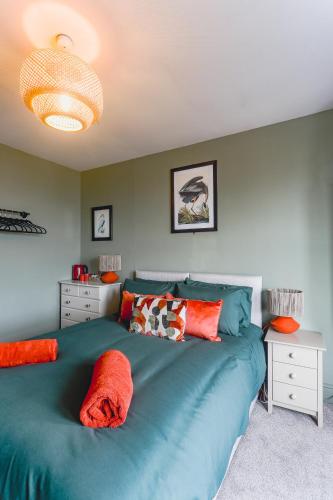 2 twin beds, 2 bunk beds