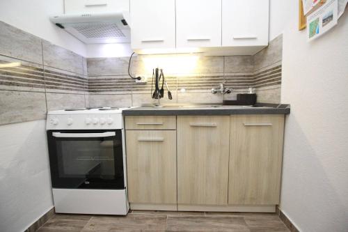 Apartments Rozanda - image 8