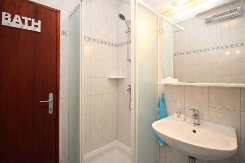 Apartments Rozanda - image 9