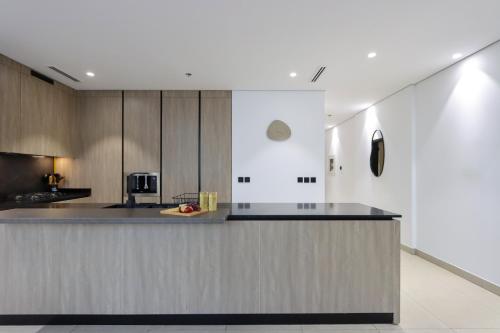 Livbnb-Stylish and Spacious 1BR Apartment with Private Balcony, Dubai (foto 8)