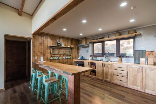 Refugio Millaray - Vistas y Acceso al Lago in Pucon Waterfront
