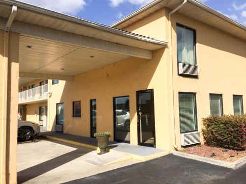 Entrance, Motel 6-Macclenny, FL in Macclenny (FL)