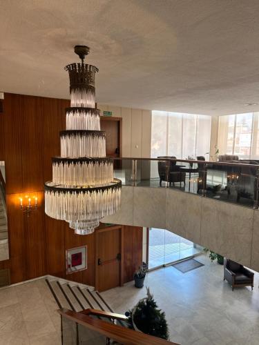 ล็อบบี้, Mir Octavio in อัลเจซิราส