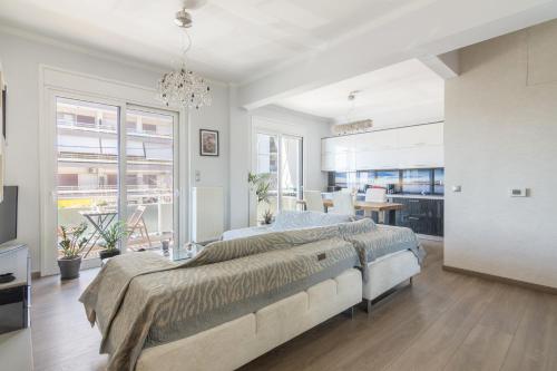 Seaview Apartment for 2 in Palaio Faliro, Atenas