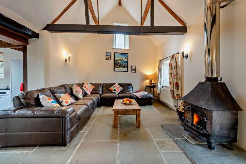 Castle Forge 4-Bedroom Historic Purbeck Forge in Kingston, Corfe Castle, Sleeps 7 in Dorset